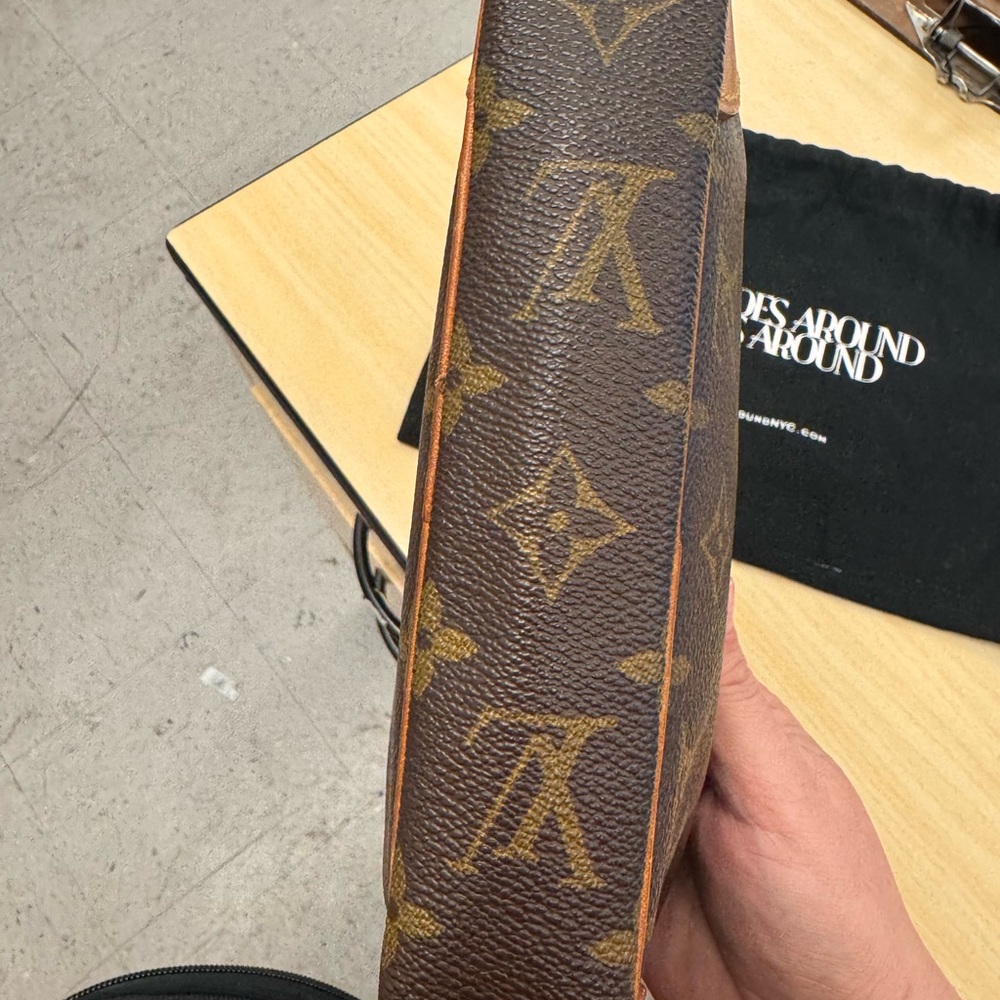 Louis Vuitton Monogram Brown wristlet Bag - Picture 2 of 7